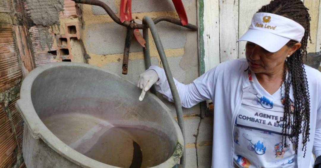 Secretaria de Saúde de Penedo realiza mutirão contra a dengue na Vila Matias