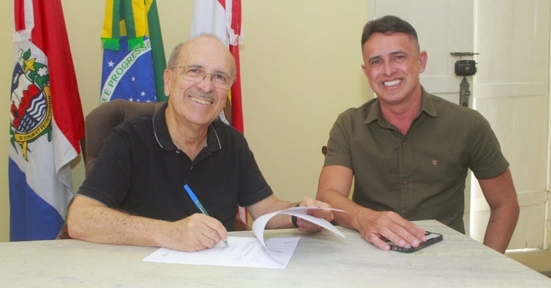 Servidores da Educação da Prefeitura de Penedo recebem 40% de aumento salarial em 3 anos da gestão Ronaldo Lopes