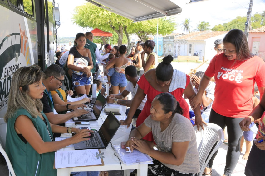 Caravana da Liberdade Religiosa leva serviços essenciais à comunidade quilombola de Penedo