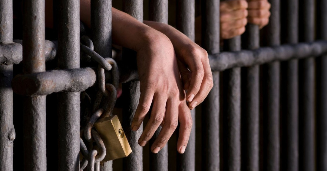 Empresário é preso por suspeita de estelionato e falsificação em Piranhas