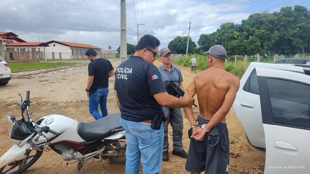 Polícia Civil prende ex-reeducando flagrado com moto roubada em Porto Real do Colégio