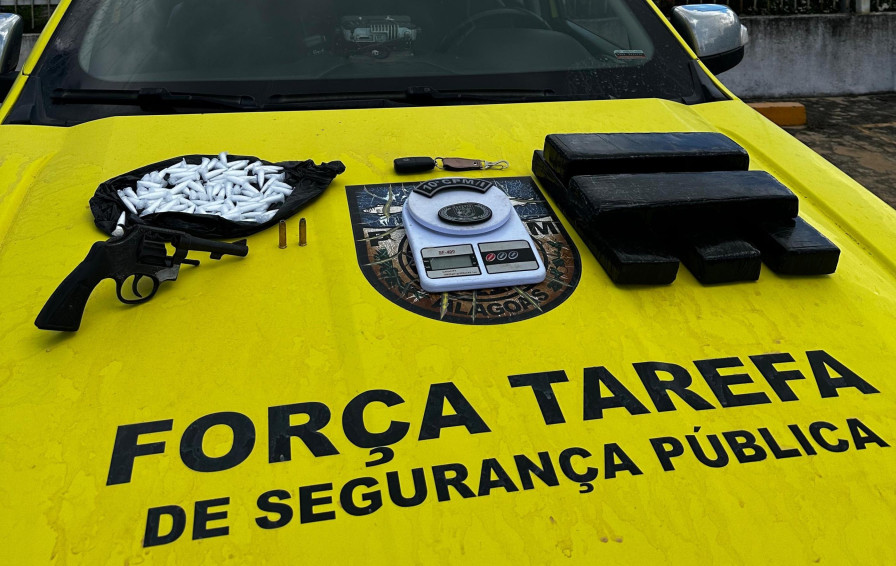 Polícia Militar apreende arma de fogo e cerca de 4,5Kg de maconha em São Sebastião