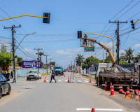 Prefeitura de Penedo instala semáforos em acesso com fluxo intenso de veículos
