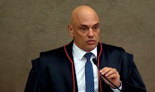 Ministro Alexandre de Moraes determina desbloqueio do X no Brasil