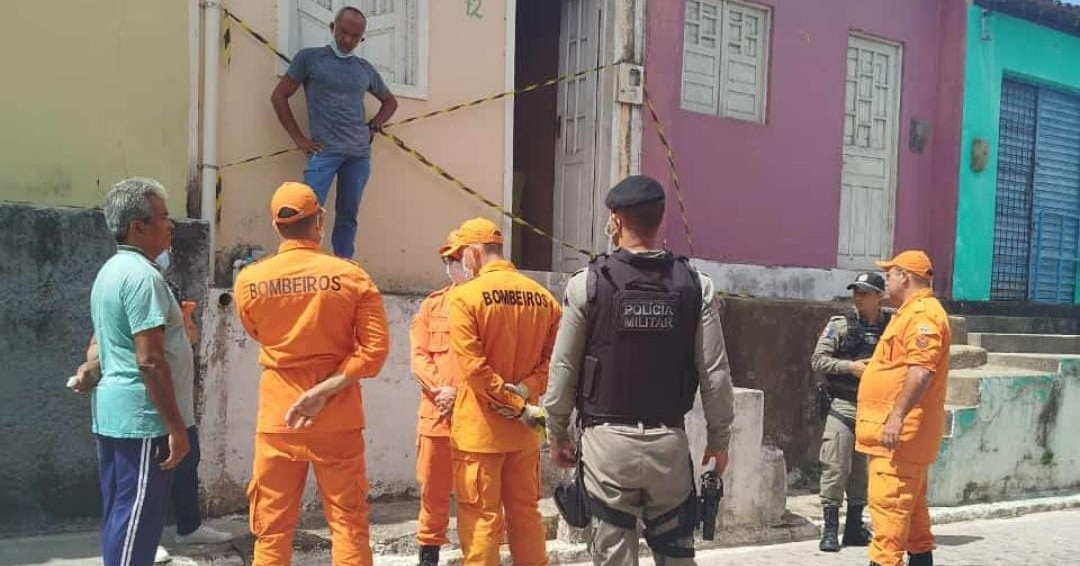 Homem é encontrado morto dentro de casa da Rua 15 de Novembro, em Penedo