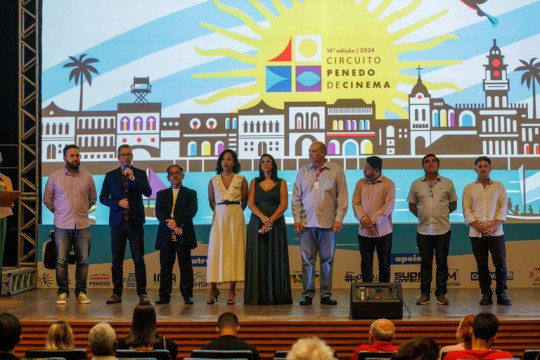 Emoção, música e valorização à cultura e ao cinema marcam abertura do Circuito Penedo