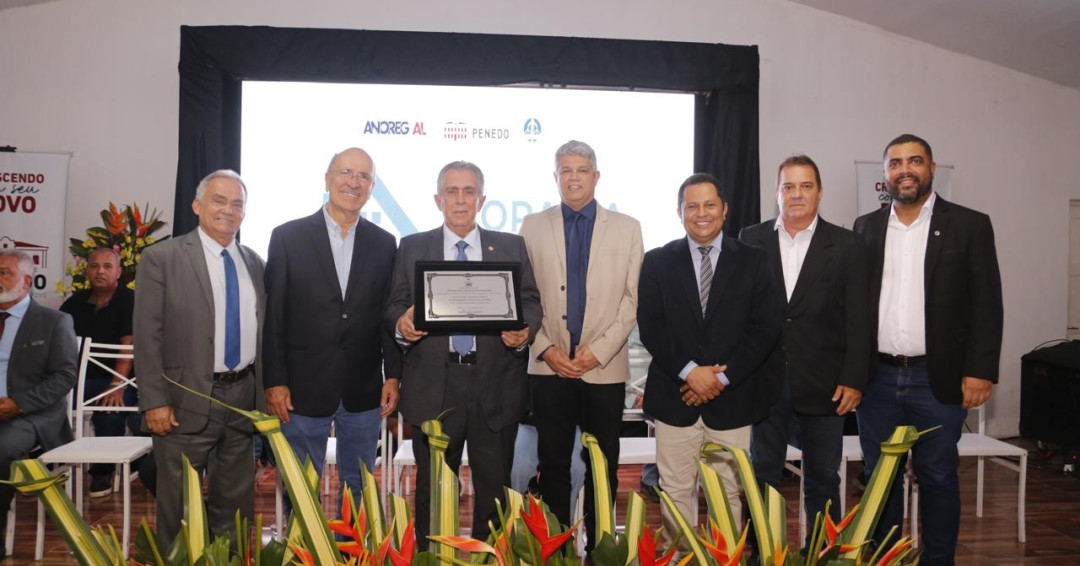 Desembargador Orlando Rocha Filho recebe título de cidadão de Penedo