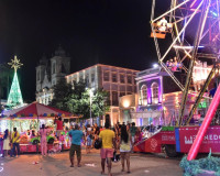 Vila Mágica: Roda gigante e carrossel gratuitos para toda família no Penedo Luz