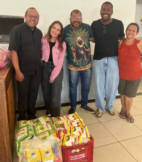 Bom Jesus Solidário distribui meia tonelada de alimentos para instituições de Penedo