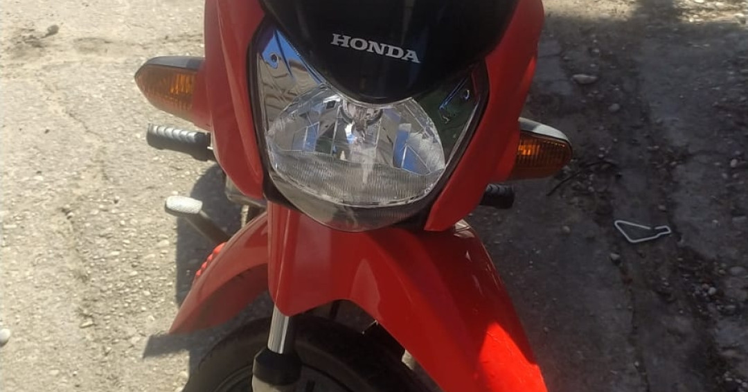 Motocicleta furtada em frente à unidade da AMBEV é abandonada no Porto das Balsas de Penedo