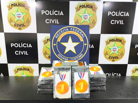 Polícia Civil e Receita Federal apreendem 20 kg de cocaína em Maceió