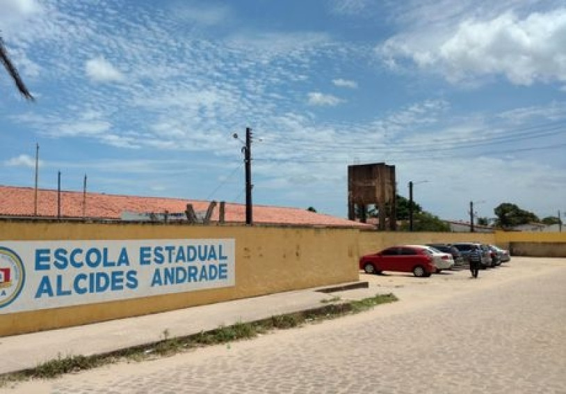 Dupla que praticou arrastão na porta de escola de Penedo é procurada pela polícia