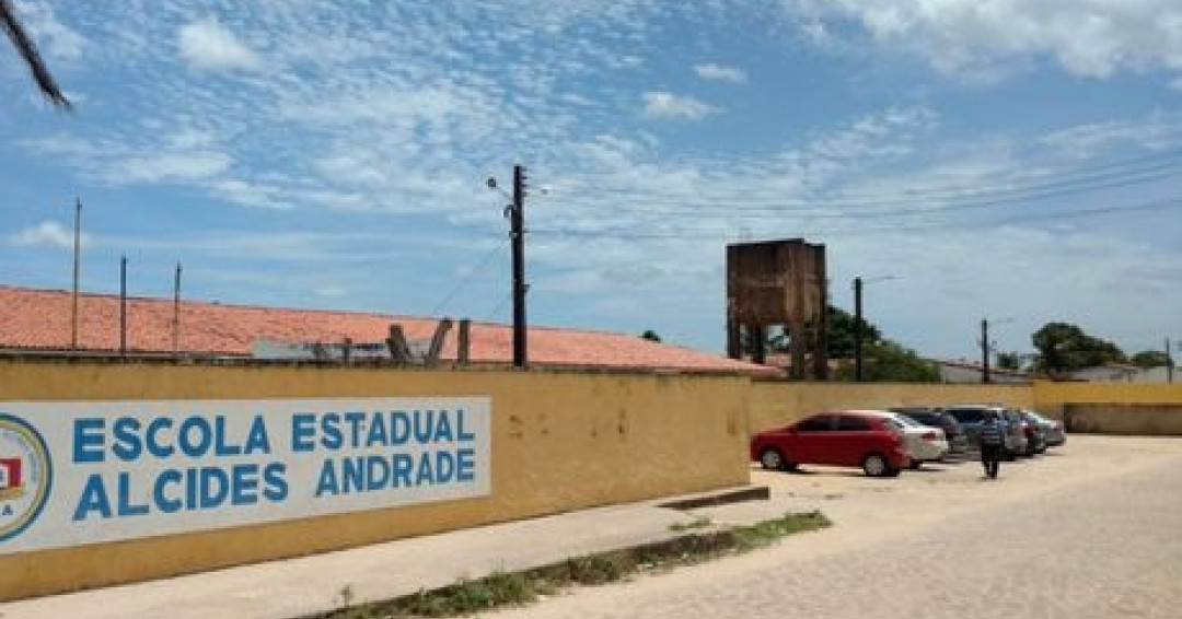 Dupla que praticou arrastão na porta de escola de Penedo é procurada pela polícia