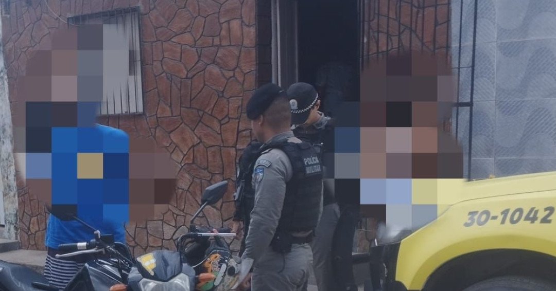 PM realiza abordagem e apreensão de maconha em Penedo; suspeito tem antecedentes criminais