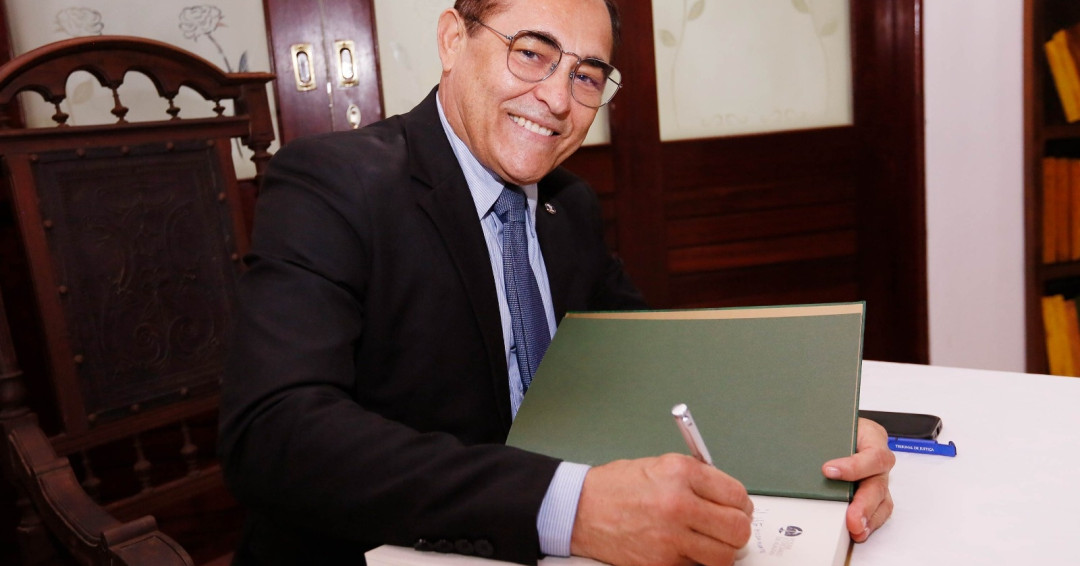 Juiz Claudemiro Avelino é eleito imortal da Academia Alagoana de Letras