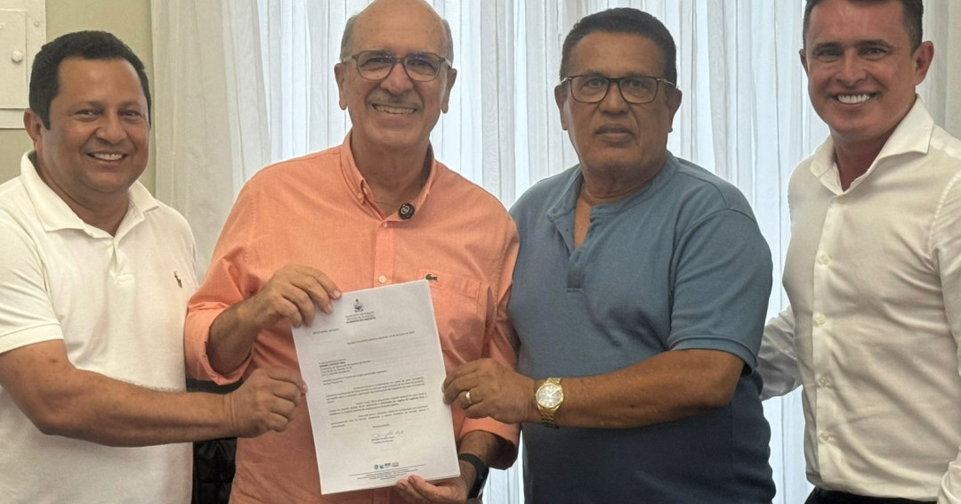 Ronaldo Lopes concede reajuste salarial recorde para professores da Prefeitura de Penedo