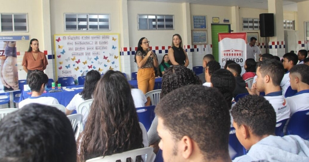 Semana da Prevenção da Gravidez na Adolescência começa em Penedo com palestras em escola