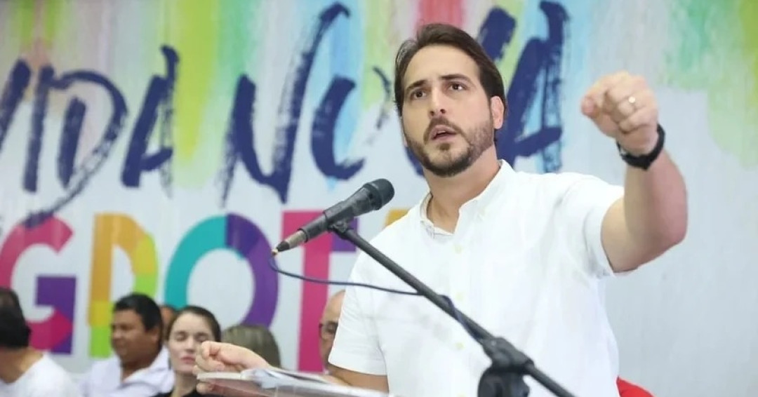 Câmara de Penedo homenageia Guilherme Lopes por atuação destacada na saúde do município