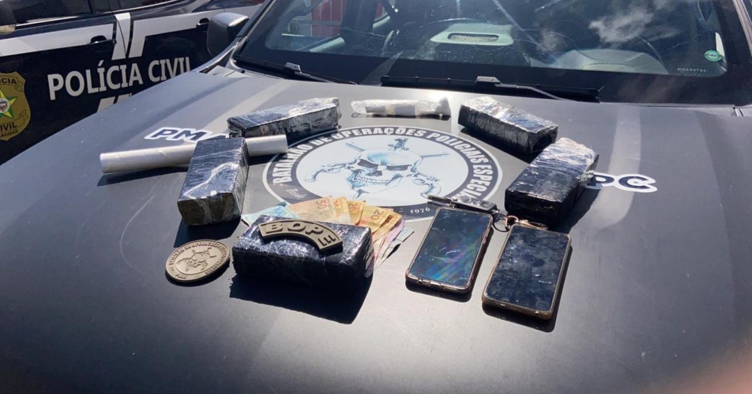 Polícia Militar prende suspeito em Penedo que transportava drogas em veículo
