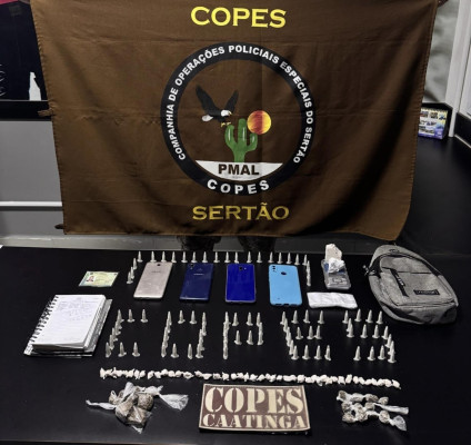 PM apreende arma e flagra tráfico de drogas em Pen