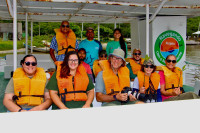 Barco Escola do IMA promove travessia de conhecimento e respeito ao meio ambiente