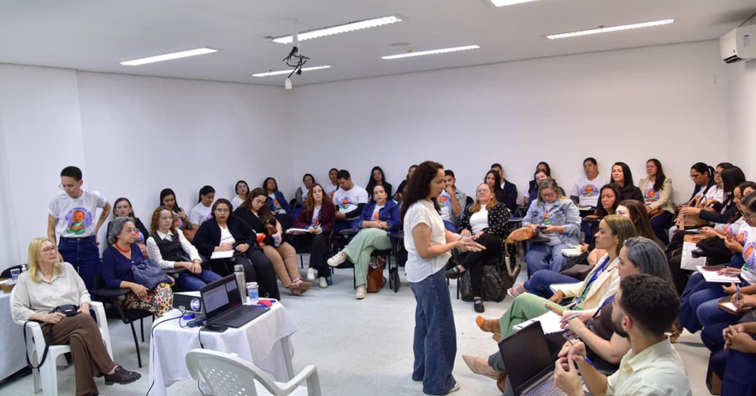 Programa Primeira Infância no SUAS/Criança Feliz promove capacitação em Arapiraca