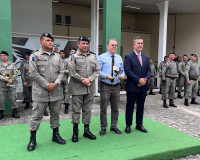 Delegado é homenageado em solenidade da PM por combate a roubos e furtos de veículos