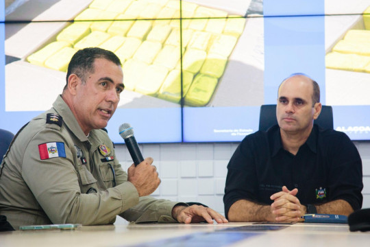 Ação conjunta intercepta meia tonelada de droga e carga irregular em São Sebastião