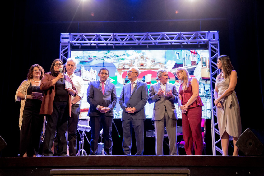 Homenagens e emoção marcam abertura do circuito Alagoas e Portugal, em Penedo