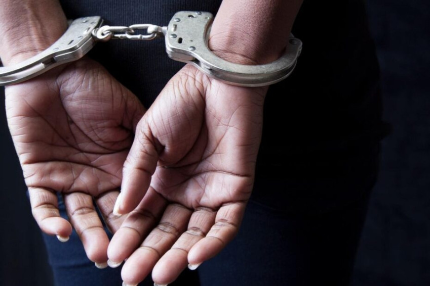 Polícia Civil prende mulher suspeita de aplicar golpes com empréstimos falsos contra idosos