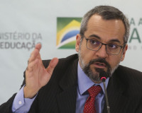Weintraub chama Bolsonaro de “cafetão do povo”