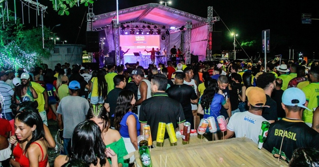 Artistas locais se apresentam na Praça 12 de Abril no aniversário de 387 anos de Penedo