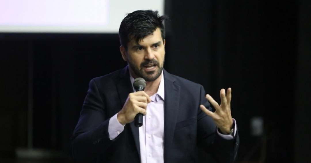 Pessoas de Penedo acusadas de crimes na internet serão indiciadas na próxima semana, afirma delegado Rômulo Andrade