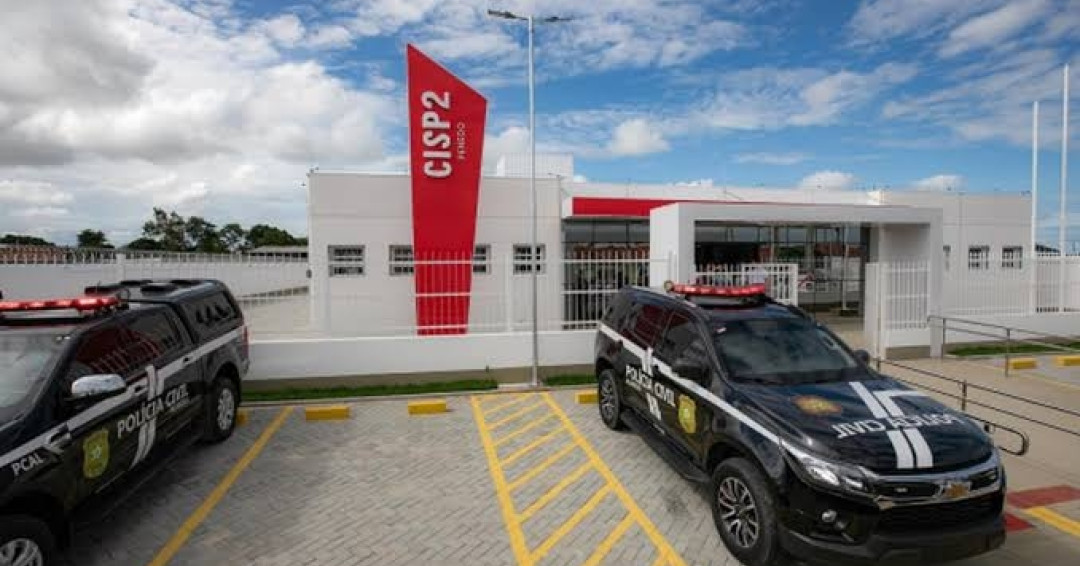 Homem que compartilhou fake news sobre suposto ataque a escolas de Penedo é conduzido à delegacia