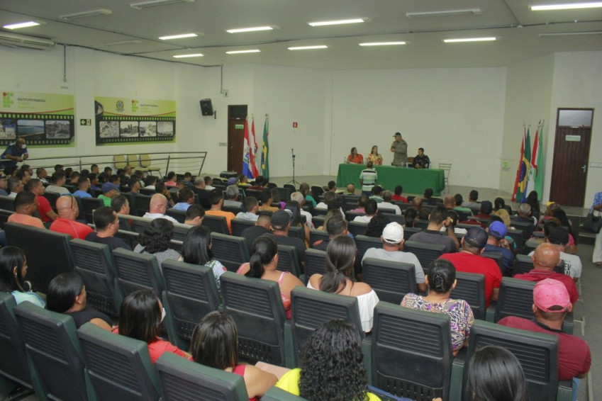 Polícia Militar orienta servidores da Semed Penedo sobre segurança nas escolas