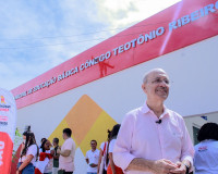 Mesmo com recesso, Ronaldo Lopes garante pagamento integral para professores contratados