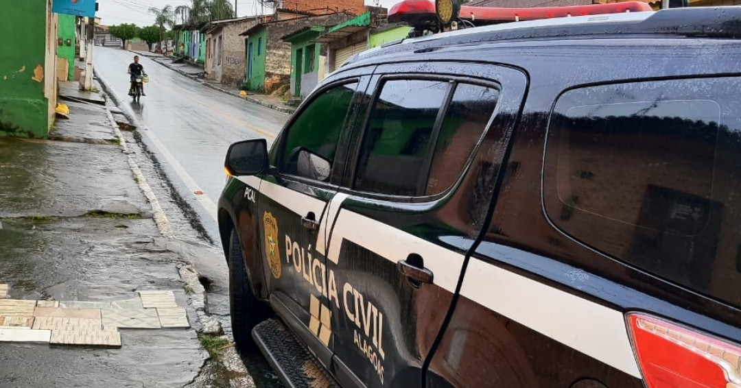 PC prende homem que matou mulher em Penedo e estava foragido há 27 anos