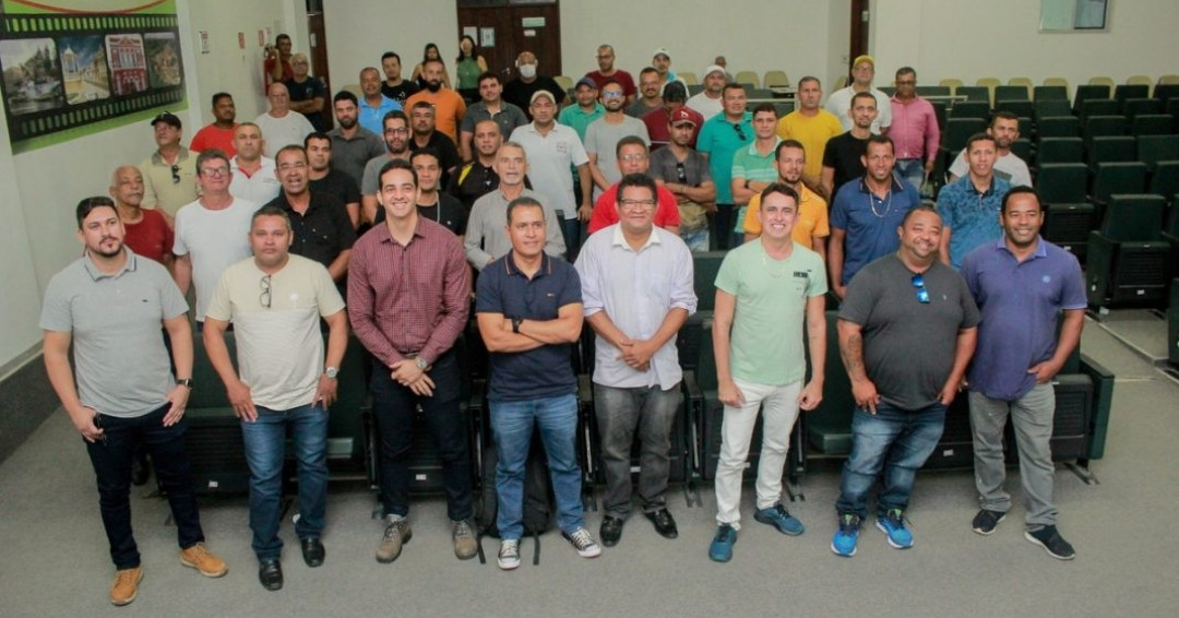 Prefeitura de Penedo realiza capacitação para motoristas de transporte escolar