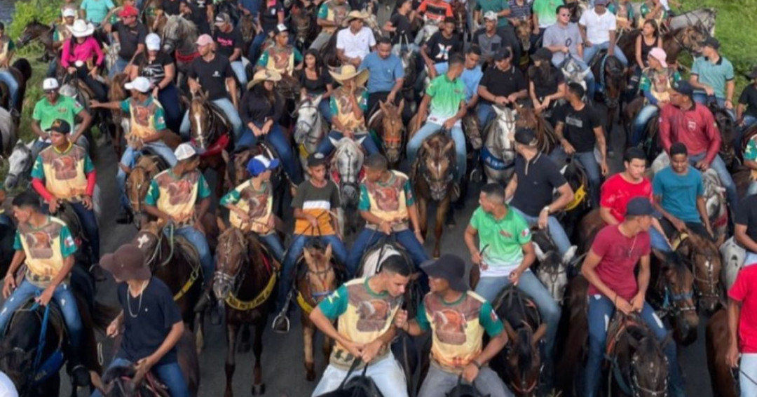 3ª edição da Cavalgada dos Amigos atrai multidão ao município de Piaçabuçu