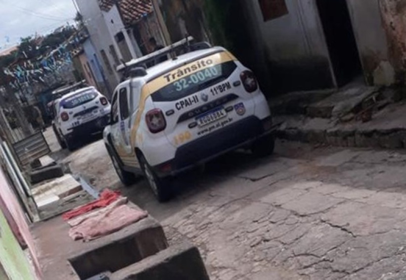 Com apoio do tático aéreo, Polícia Militar deflagra operação no Centro de Penedo