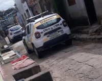 Com apoio do tático aéreo, Polícia Militar deflagra operação no Centro de Penedo