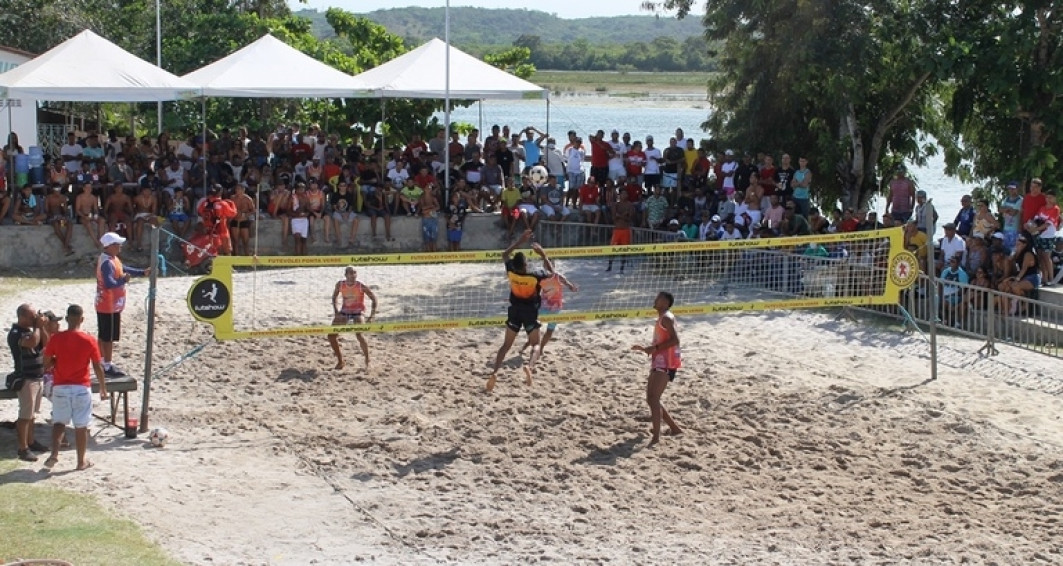 Com mais de 20 duplas já inscritas, torneio de futevôlei acontece no dia 03 de setembro, em Penedo