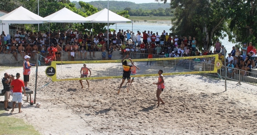 Com mais de 20 duplas já inscritas, torneio de futevôlei acontece no dia 03 de setembro, em Penedo