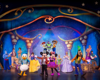 Theatro Sete de Setembro recebe espetáculo mágico com personagens Disney para crianças penedenses