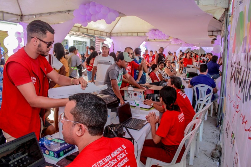 Assistência Com Você sorteia prêmios e leva serviços para o bairro Santa Cecília