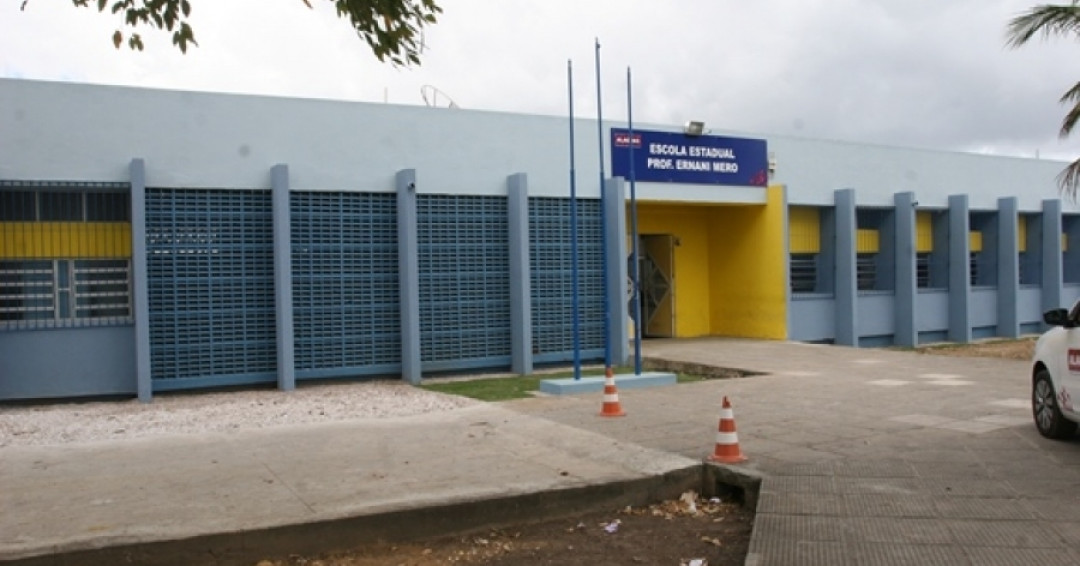 Adolescente de 13 anos sofre mal súbito e desmaia enquanto assistia aulas em escola de Penedo