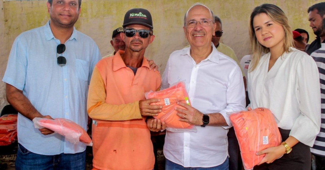 Parceria entre Prefeitura de Penedo e IGPS viabiliza fardamento para trabalhadores da Secretaria de Serviços Públicos