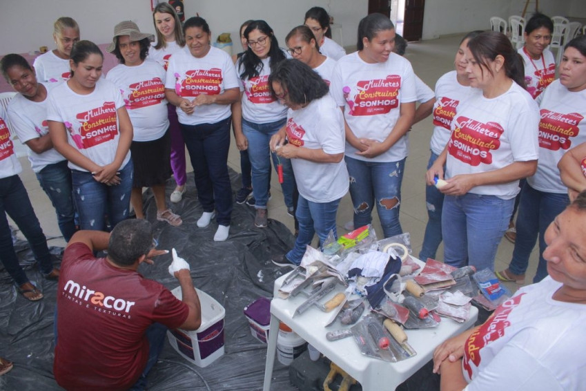 Programa Mulheres Construindo Sonhos incentiva protagonismo feminino em Penedo