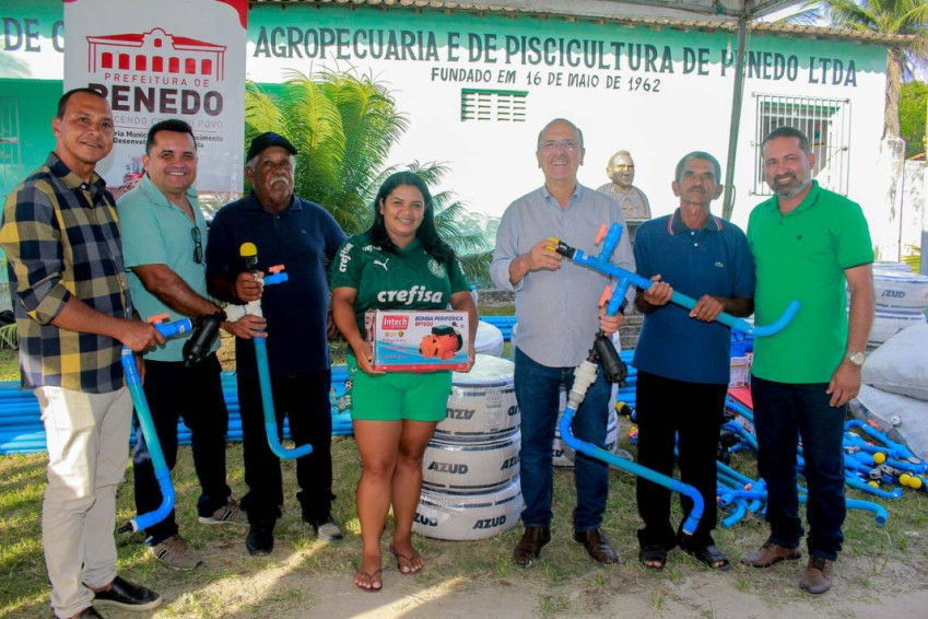 Ronaldo Lopes entrega kits de irrigação destinados pelo Deputado Paulão para agricultura familiar em Penedo