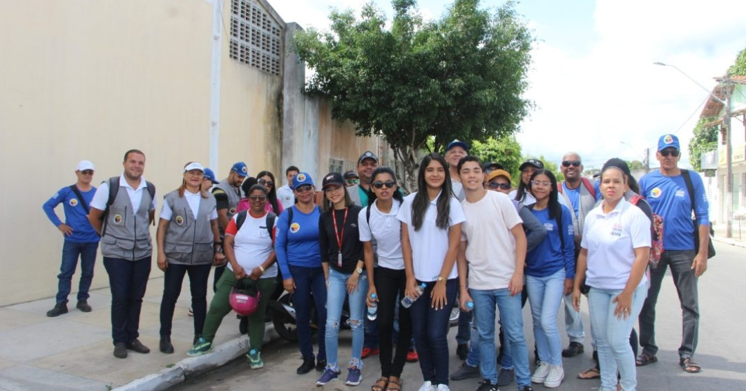 Mutirão da dengue elimina focos do Aedes Aegypti na Vila Matias em Penedo